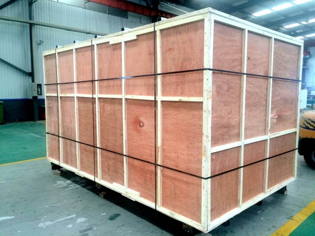 Heavy machinery export packing in a wooden case at the origin warehouse for ocean freight from China to the USA